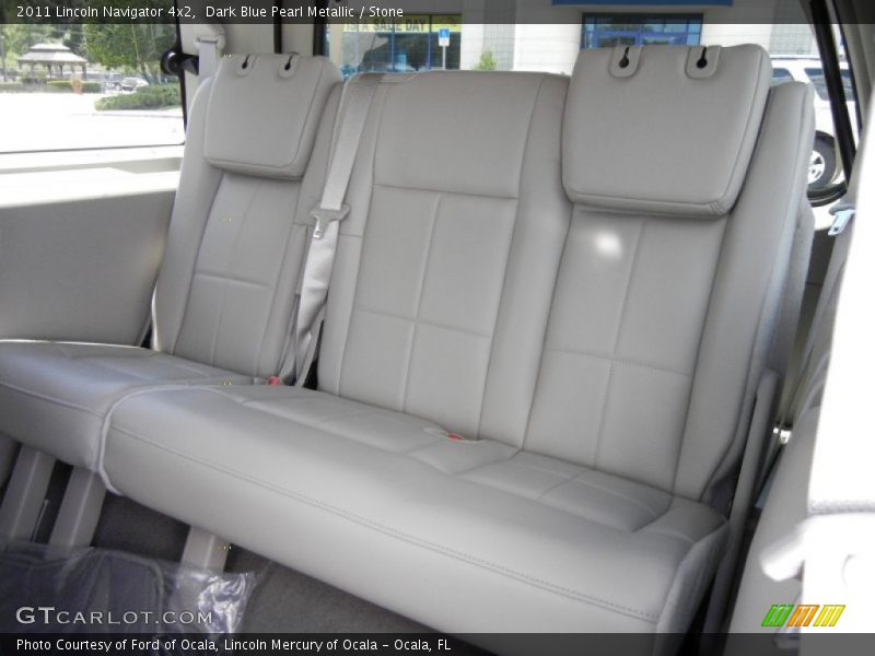  2011 Navigator 4x2 Stone Interior