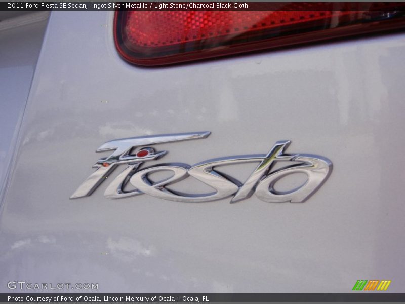 Ingot Silver Metallic / Light Stone/Charcoal Black Cloth 2011 Ford Fiesta SE Sedan