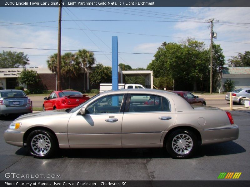 Light Parchment Gold Metallic / Light Parchment 2000 Lincoln Town Car Signature