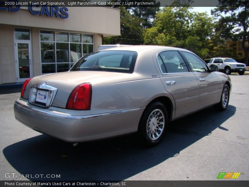 Light Parchment Gold Metallic / Light Parchment 2000 Lincoln Town Car Signature