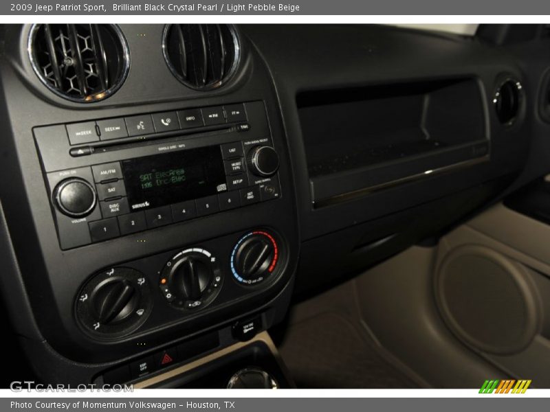 Brilliant Black Crystal Pearl / Light Pebble Beige 2009 Jeep Patriot Sport
