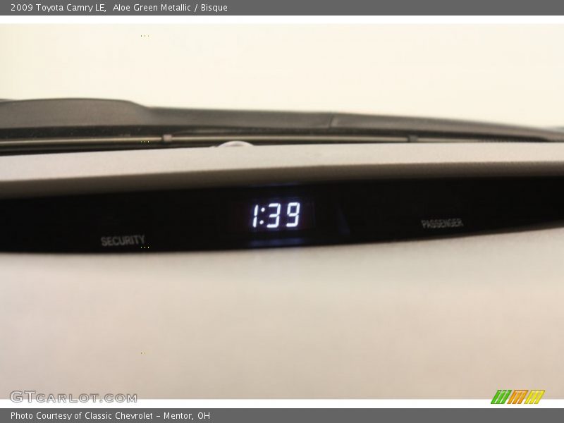Aloe Green Metallic / Bisque 2009 Toyota Camry LE