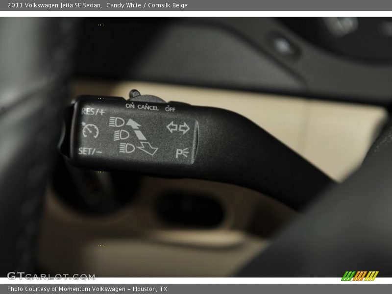 Candy White / Cornsilk Beige 2011 Volkswagen Jetta SE Sedan