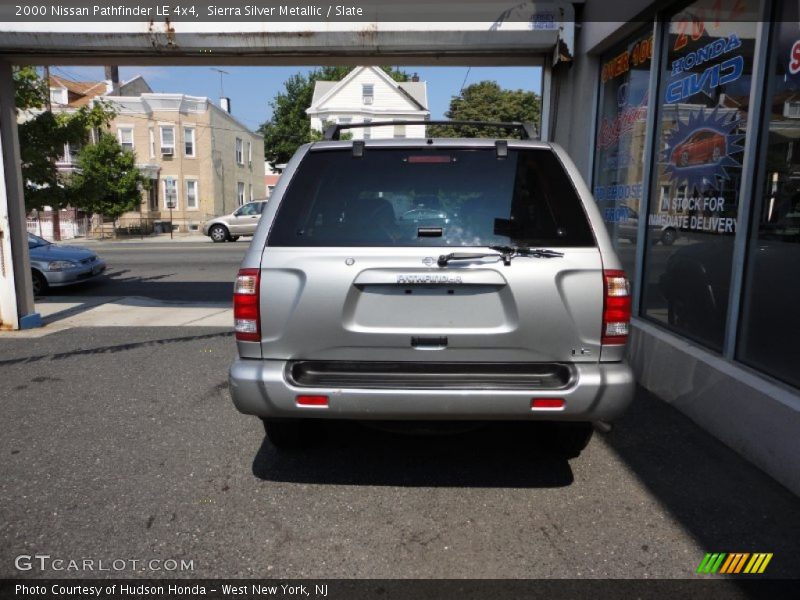 Sierra Silver Metallic / Slate 2000 Nissan Pathfinder LE 4x4