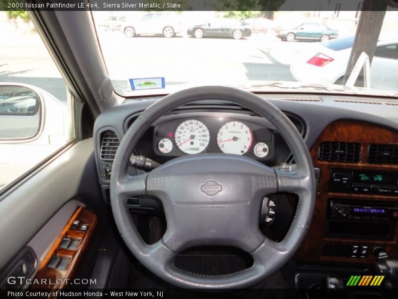 Sierra Silver Metallic / Slate 2000 Nissan Pathfinder LE 4x4