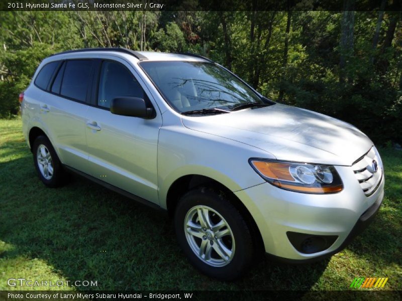Front 3/4 View of 2011 Santa Fe GLS