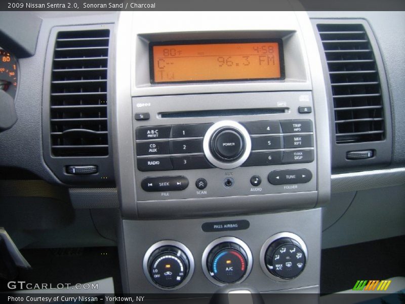 Sonoran Sand / Charcoal 2009 Nissan Sentra 2.0