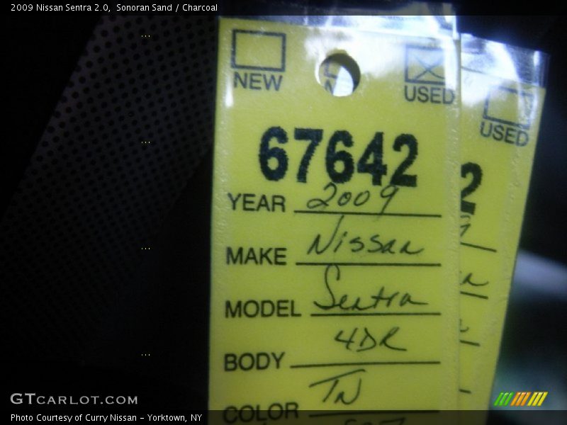 Sonoran Sand / Charcoal 2009 Nissan Sentra 2.0