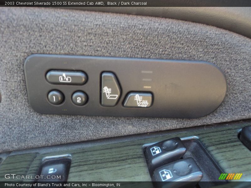 Controls of 2003 Silverado 1500 SS Extended Cab AWD