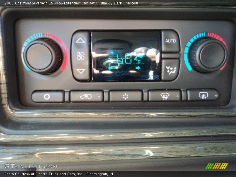 Controls of 2003 Silverado 1500 SS Extended Cab AWD