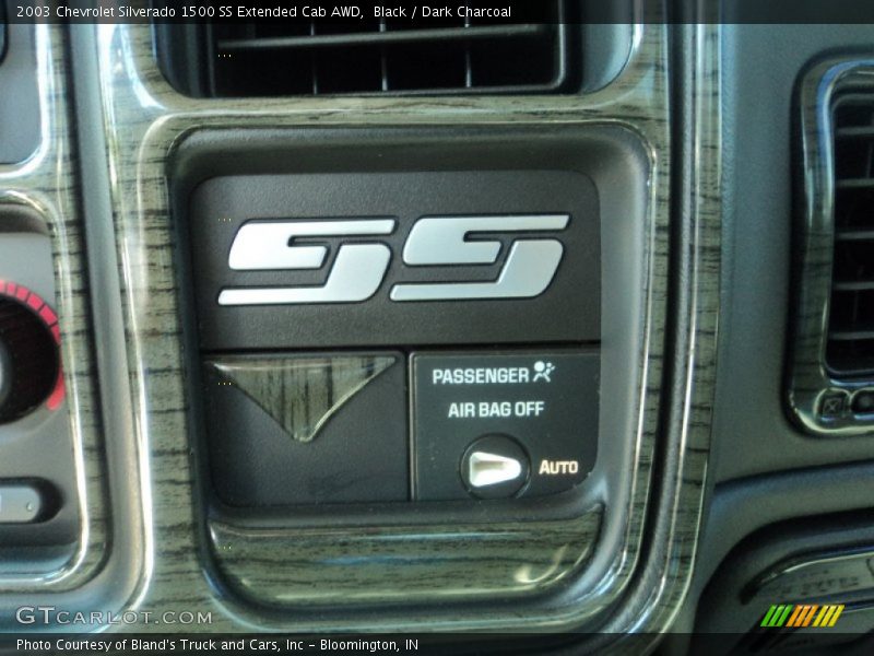  2003 Silverado 1500 SS Extended Cab AWD Logo