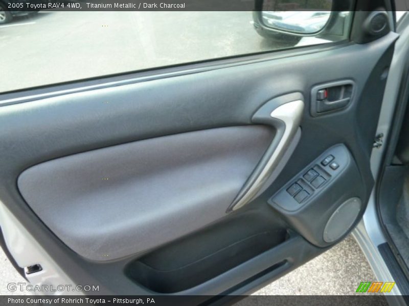 Titanium Metallic / Dark Charcoal 2005 Toyota RAV4 4WD