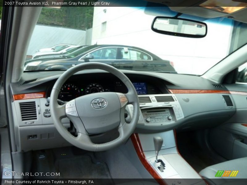Phantom Gray Pearl / Light Gray 2007 Toyota Avalon XLS