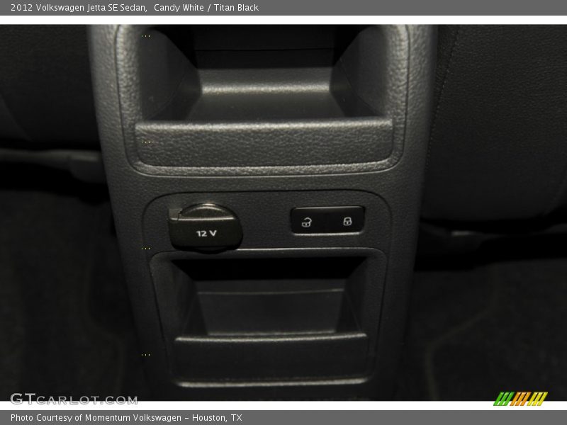 Candy White / Titan Black 2012 Volkswagen Jetta SE Sedan