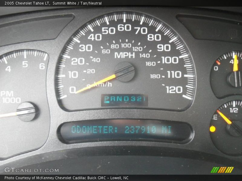Summit White / Tan/Neutral 2005 Chevrolet Tahoe LT