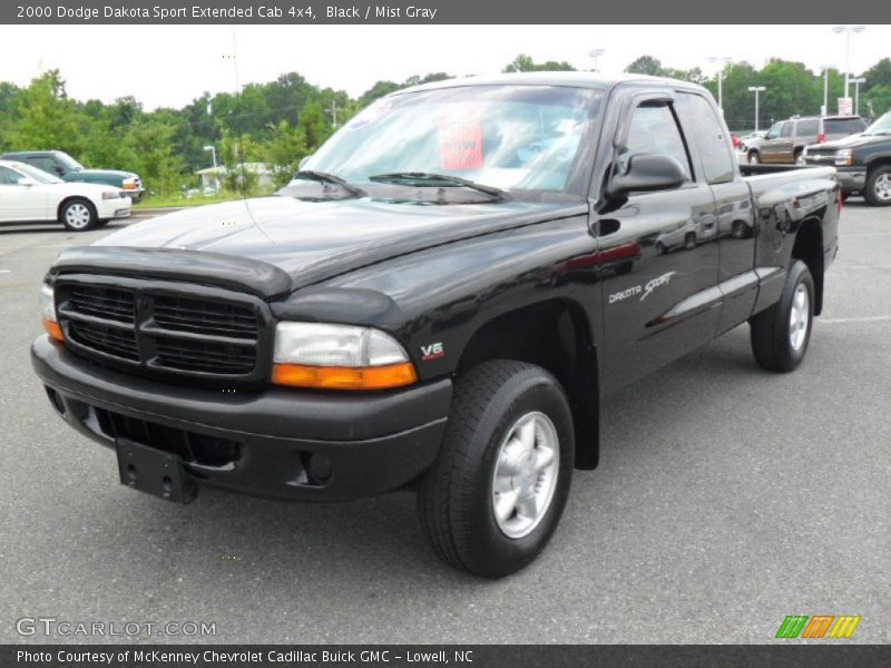 Front 3/4 View of 2000 Dakota Sport Extended Cab 4x4