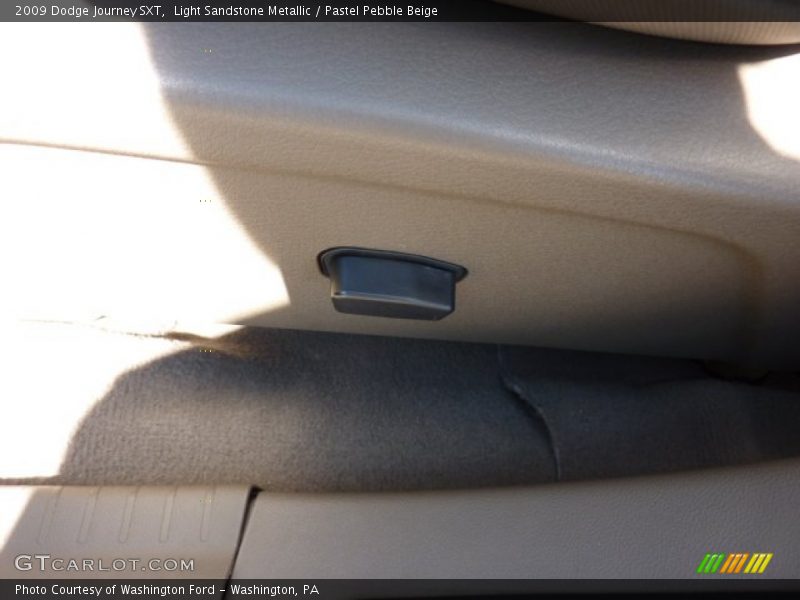 Light Sandstone Metallic / Pastel Pebble Beige 2009 Dodge Journey SXT