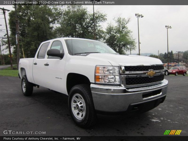 Front 3/4 View of 2011 Silverado 2500HD Crew Cab 4x4