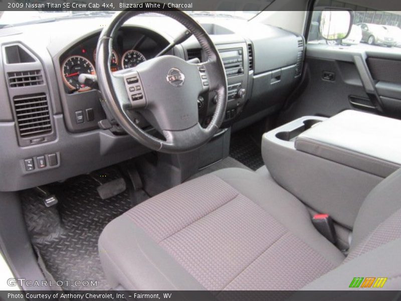  2009 Titan SE Crew Cab 4x4 Charcoal Interior