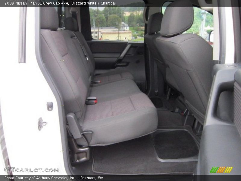  2009 Titan SE Crew Cab 4x4 Charcoal Interior
