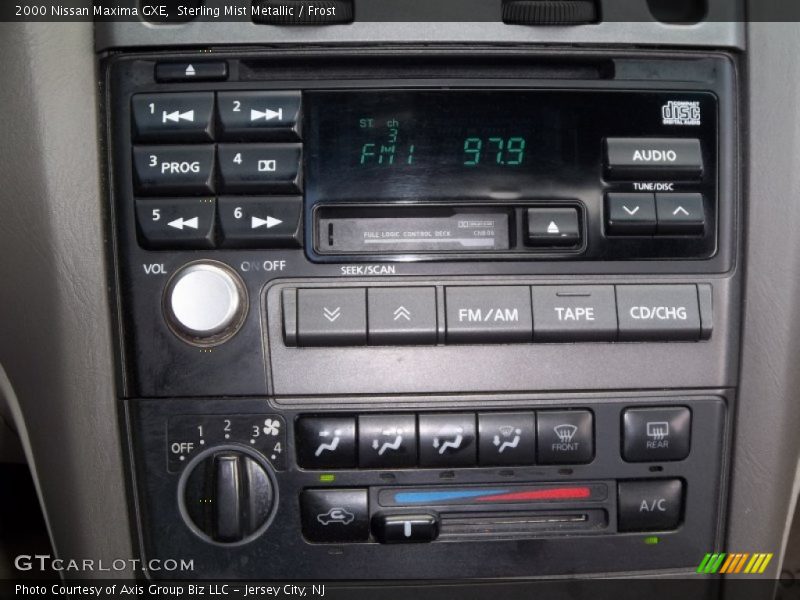Sterling Mist Metallic / Frost 2000 Nissan Maxima GXE