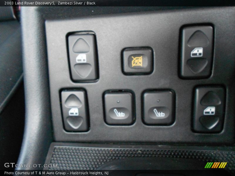 Zambezi Silver / Black 2003 Land Rover Discovery S