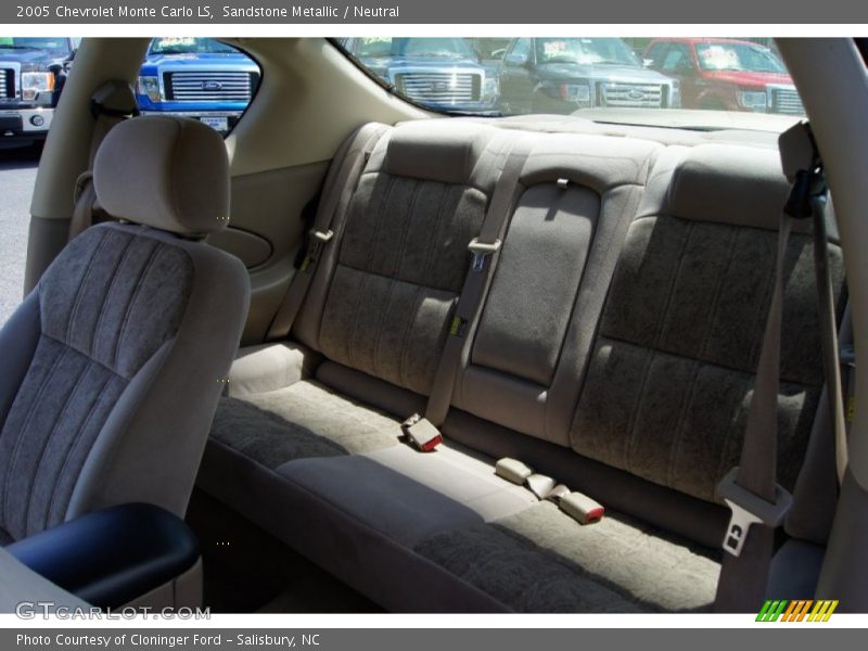 Sandstone Metallic / Neutral 2005 Chevrolet Monte Carlo LS