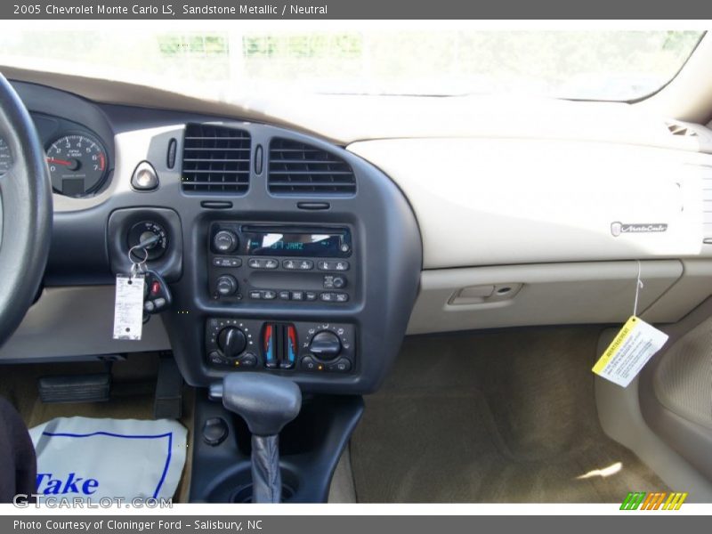 Sandstone Metallic / Neutral 2005 Chevrolet Monte Carlo LS