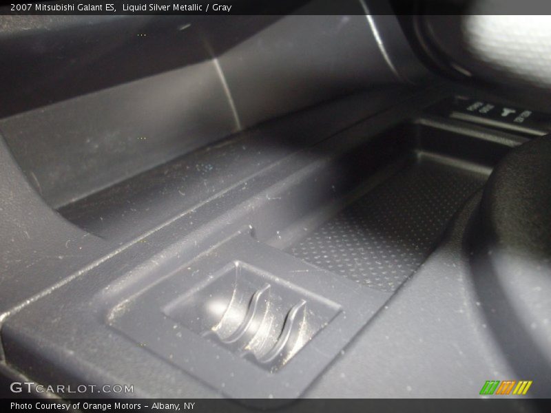 Liquid Silver Metallic / Gray 2007 Mitsubishi Galant ES
