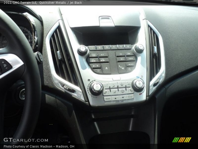 Quicksilver Metallic / Jet Black 2011 GMC Terrain SLE