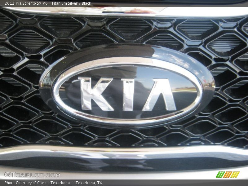 Titanium Silver / Black 2012 Kia Sorento SX V6