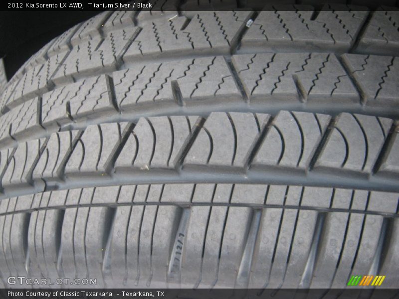 Titanium Silver / Black 2012 Kia Sorento LX AWD