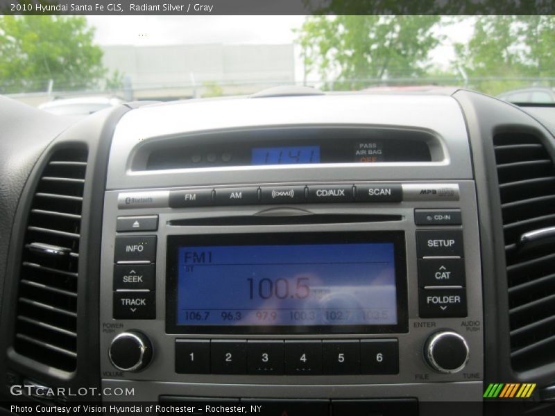 Radiant Silver / Gray 2010 Hyundai Santa Fe GLS