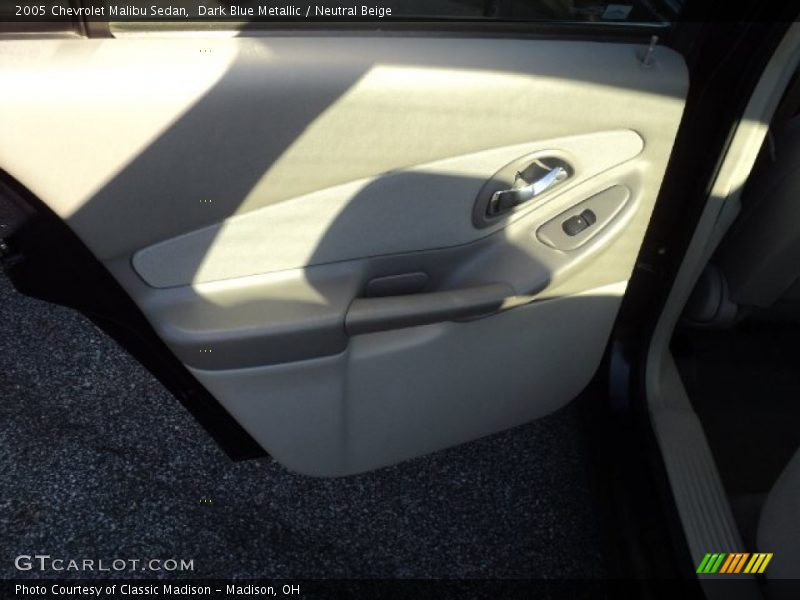 Dark Blue Metallic / Neutral Beige 2005 Chevrolet Malibu Sedan