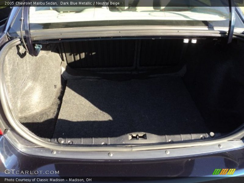 Dark Blue Metallic / Neutral Beige 2005 Chevrolet Malibu Sedan