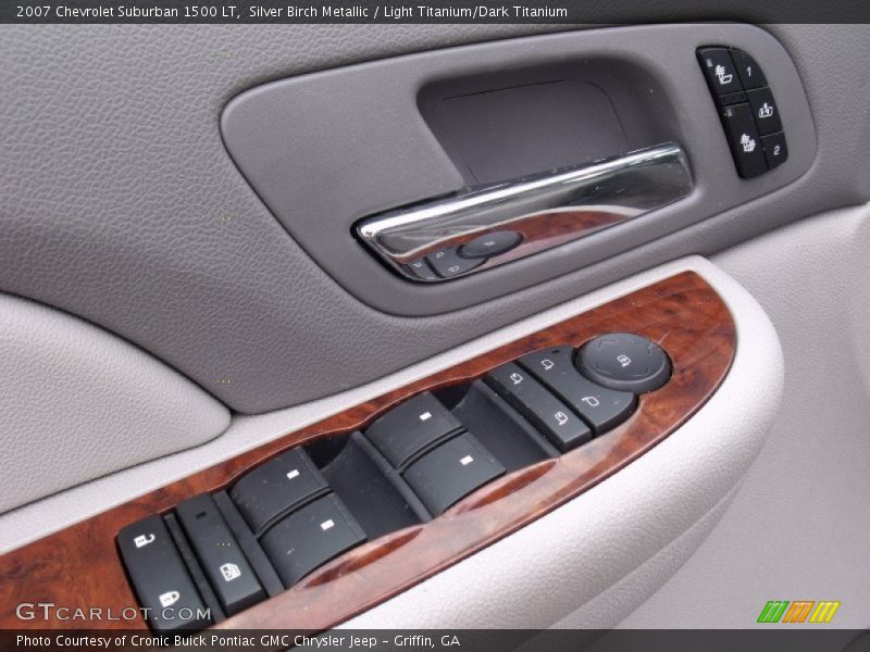 Controls of 2007 Suburban 1500 LT
