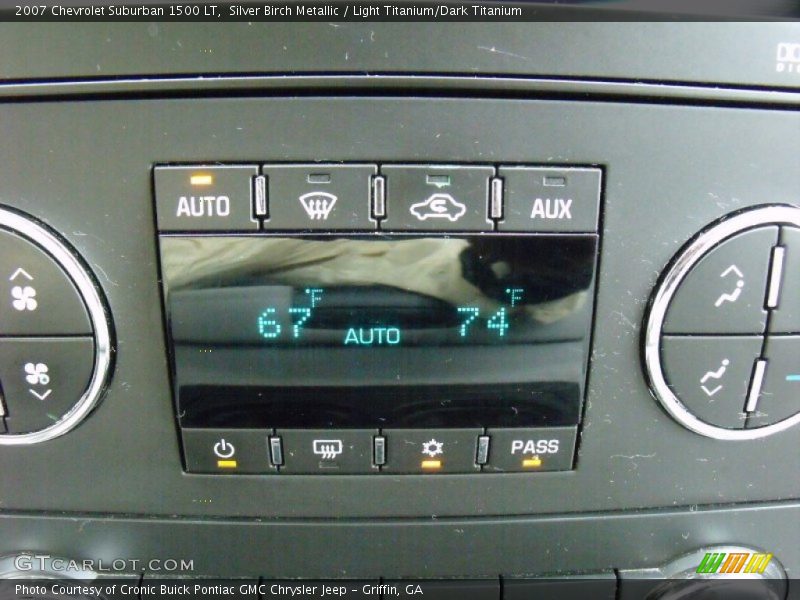 Controls of 2007 Suburban 1500 LT