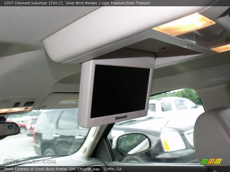 Silver Birch Metallic / Light Titanium/Dark Titanium 2007 Chevrolet Suburban 1500 LT
