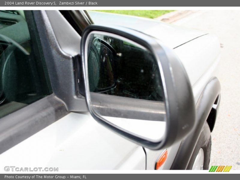 Zambezi Silver / Black 2004 Land Rover Discovery S