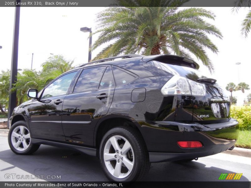 Black Onyx / Ivory 2005 Lexus RX 330