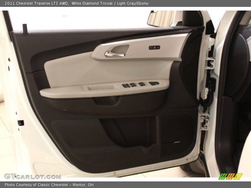White Diamond Tricoat / Light Gray/Ebony 2011 Chevrolet Traverse LTZ AWD