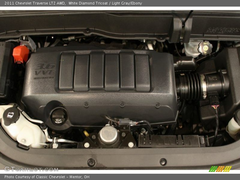 White Diamond Tricoat / Light Gray/Ebony 2011 Chevrolet Traverse LTZ AWD
