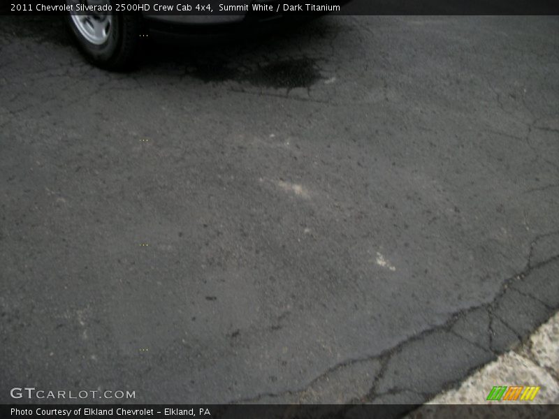 Summit White / Dark Titanium 2011 Chevrolet Silverado 2500HD Crew Cab 4x4
