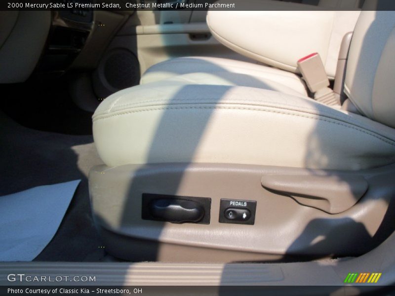Chestnut Metallic / Medium Parchment 2000 Mercury Sable LS Premium Sedan