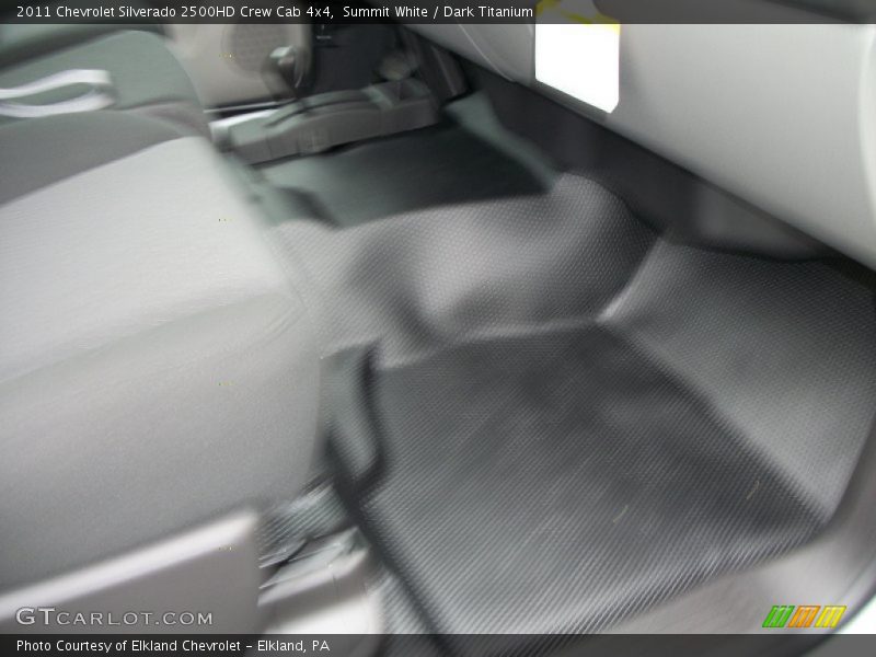 Summit White / Dark Titanium 2011 Chevrolet Silverado 2500HD Crew Cab 4x4