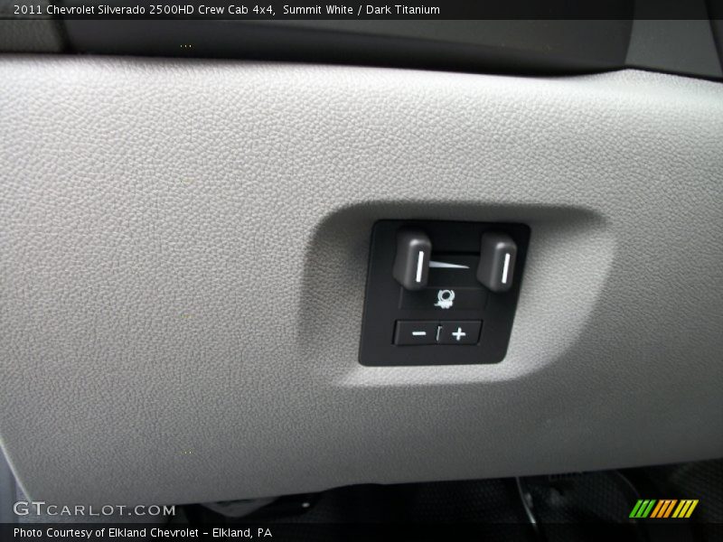 Summit White / Dark Titanium 2011 Chevrolet Silverado 2500HD Crew Cab 4x4