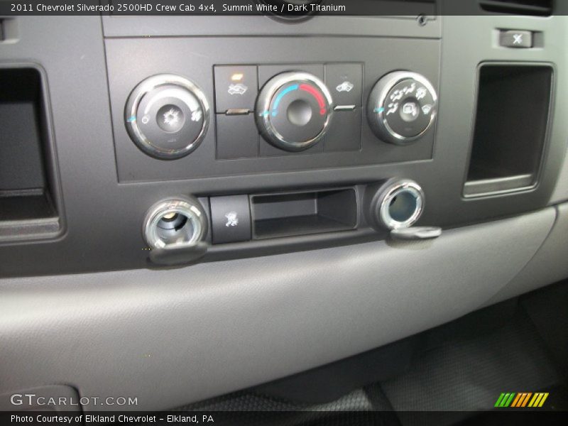 Summit White / Dark Titanium 2011 Chevrolet Silverado 2500HD Crew Cab 4x4