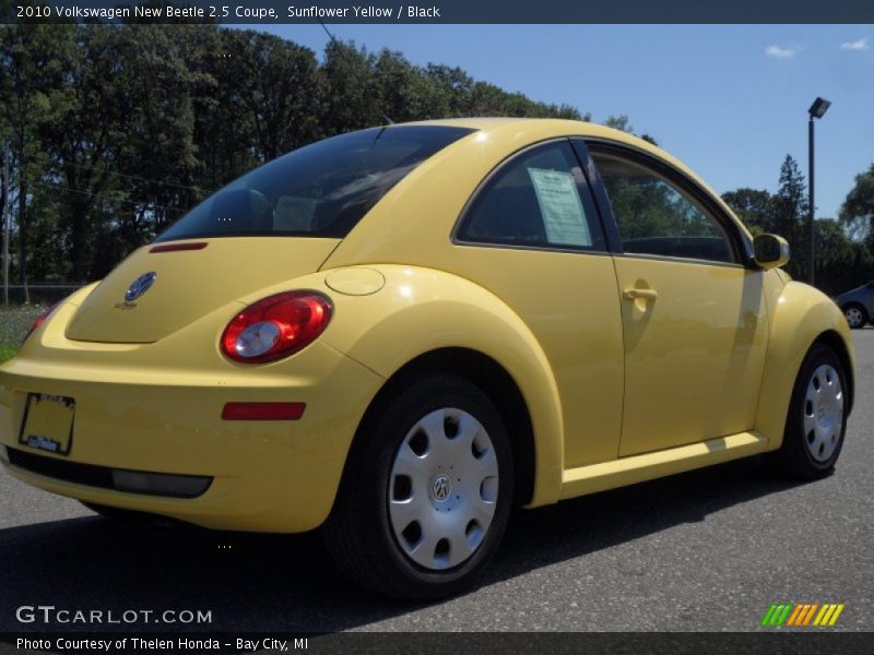 Sunflower Yellow / Black 2010 Volkswagen New Beetle 2.5 Coupe