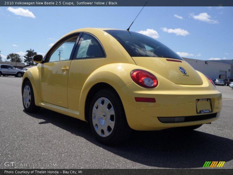Sunflower Yellow / Black 2010 Volkswagen New Beetle 2.5 Coupe