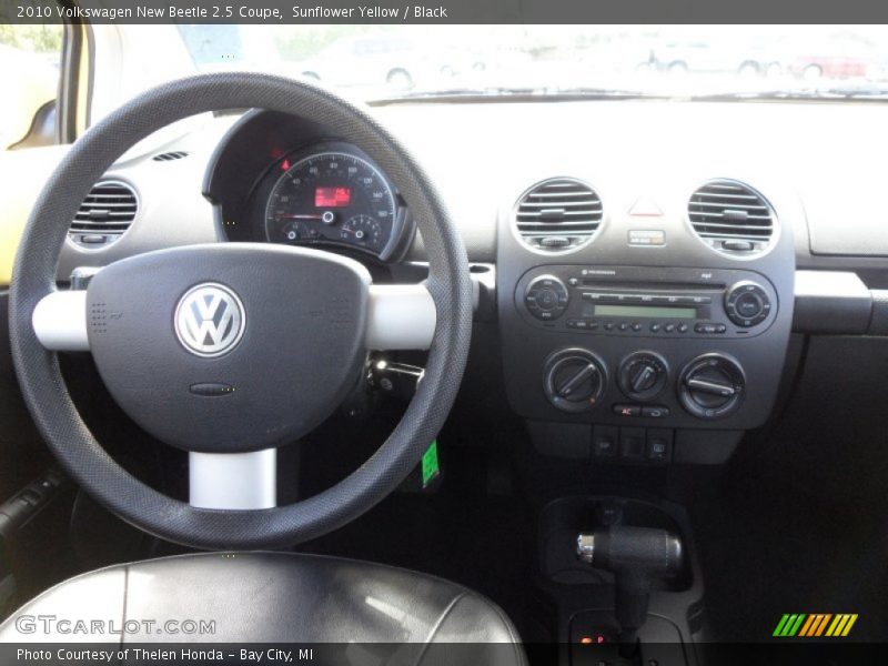 Sunflower Yellow / Black 2010 Volkswagen New Beetle 2.5 Coupe
